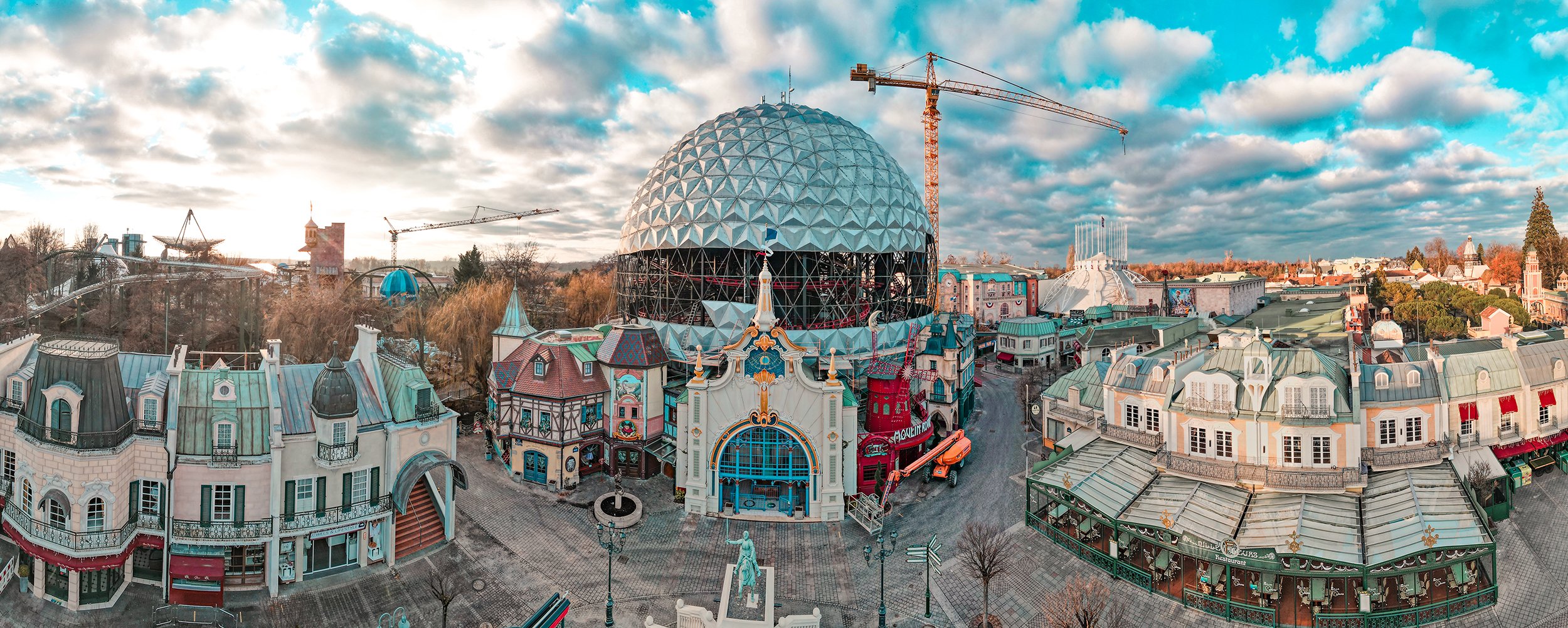 Rénovation du dôme géodésique du CanCan Coaster